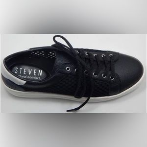 Steve Madden Steven Natural Comfort Sneakers Size 9